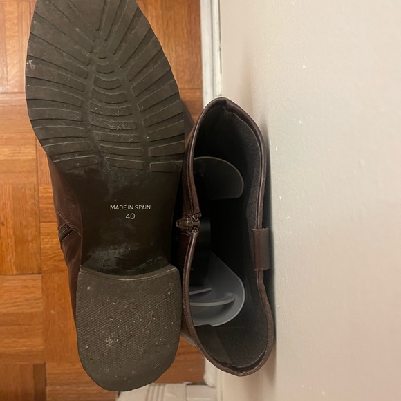 Gorgeous Chocolate Brown Riding Style Boots. - Picture 4 of 4